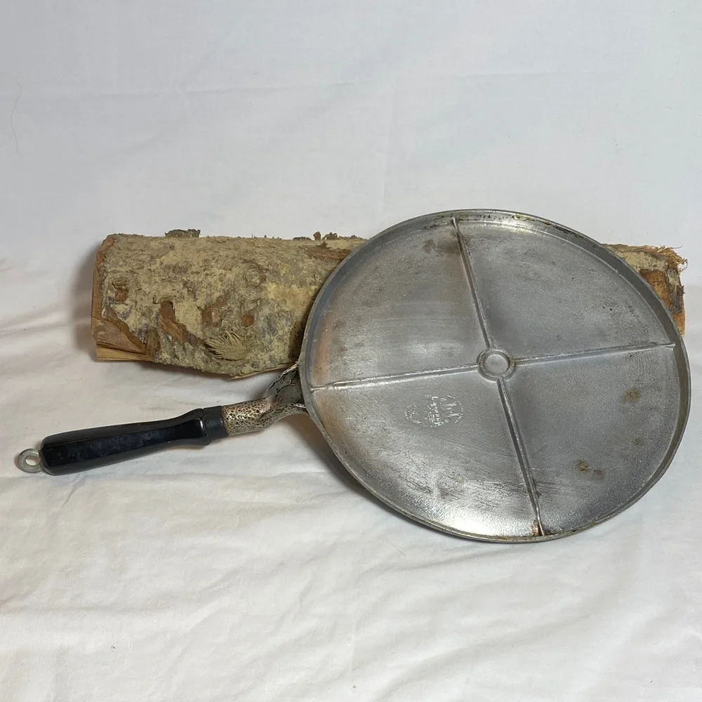 Vintage (1920-30’s) Club Hammercraft Aluminum Griddle with Black Wood Handle